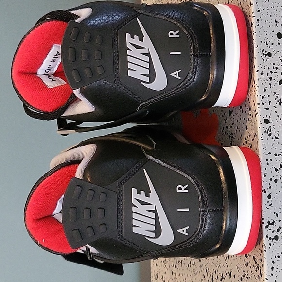Air Jordan 4 Retro - Picture 5 of 9